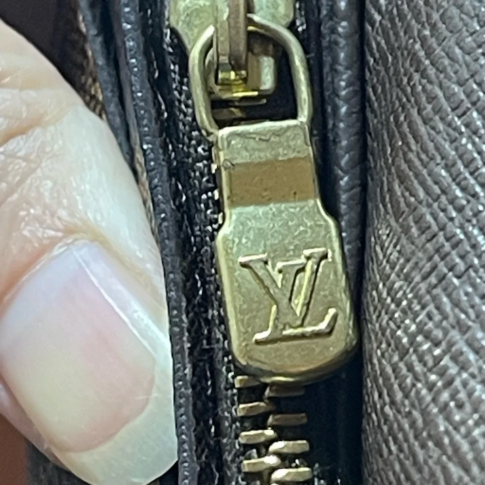 11046 Louis Damier Long Wallet in good condition, Snap not working Easy fix!! - Picture 13 of 16